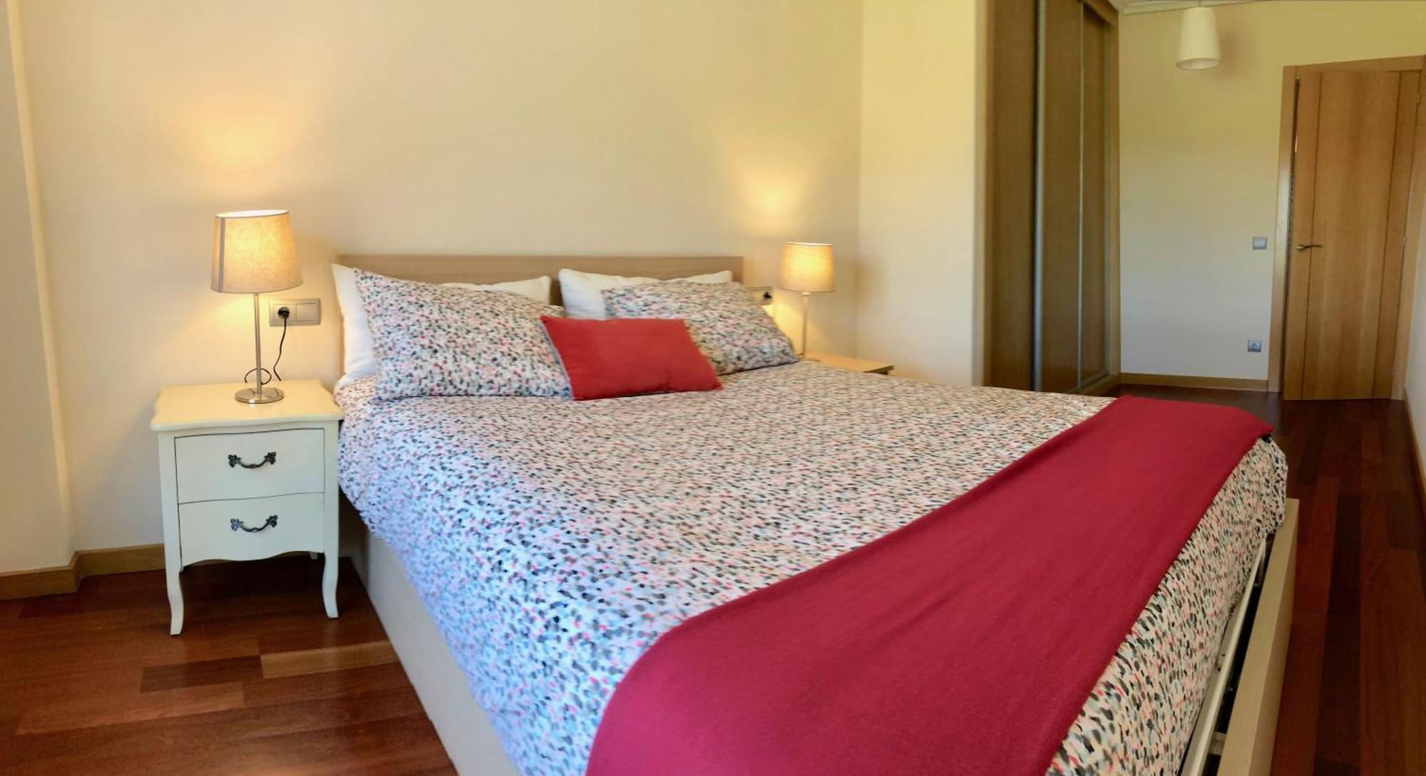 Apartamento Europa Jardin Oviedo Exteriör bild