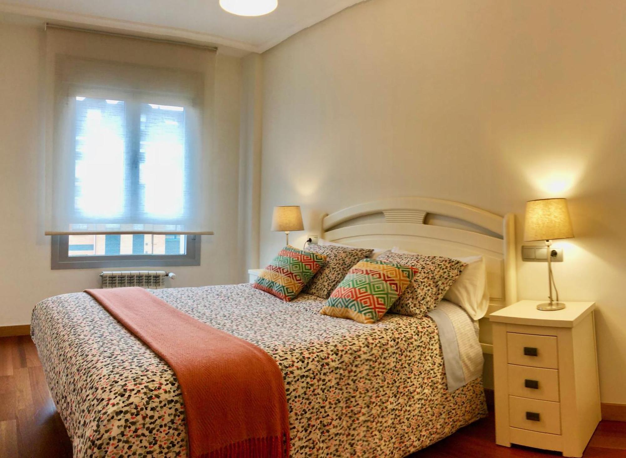 Apartamento Europa Jardin Oviedo Exteriör bild
