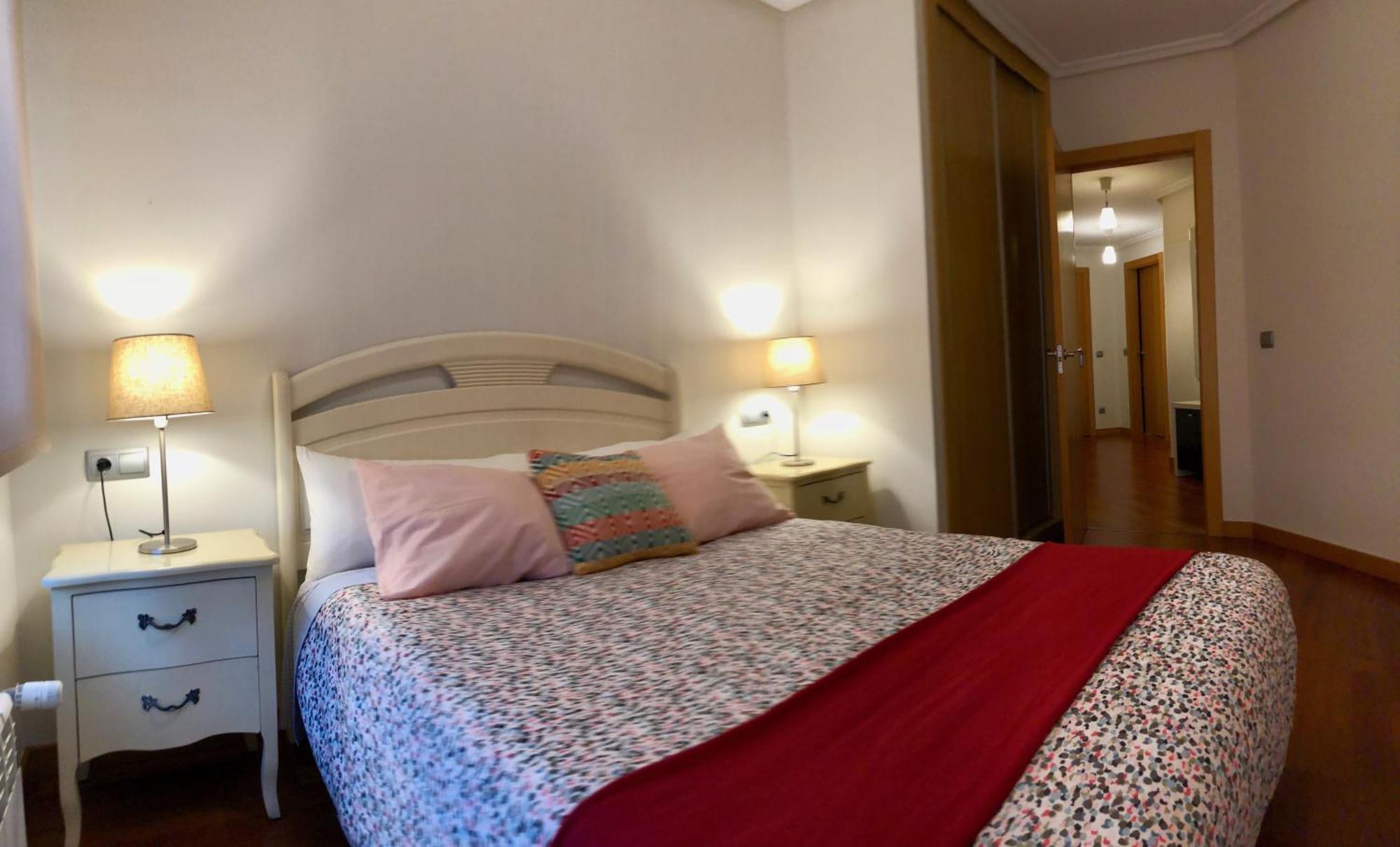 Apartamento Europa Jardin Oviedo Exteriör bild