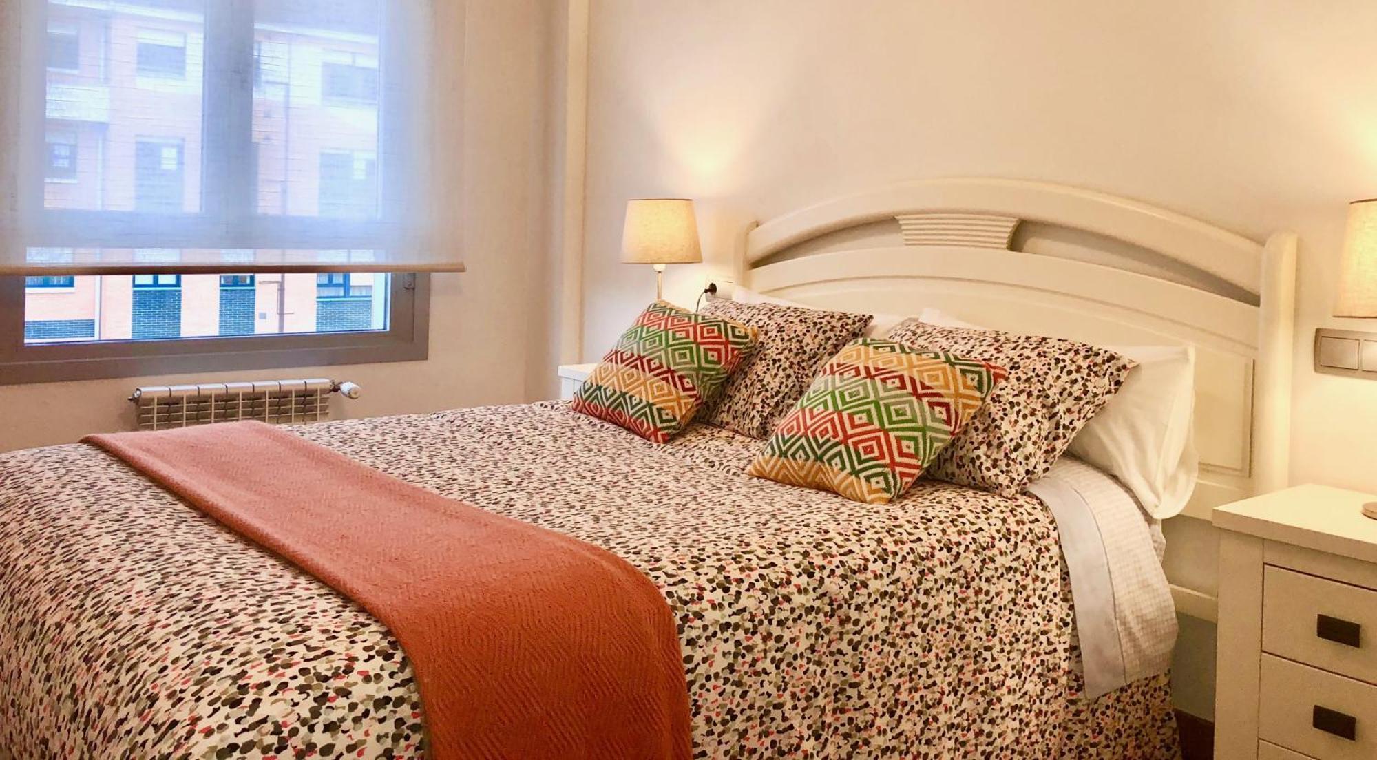 Apartamento Europa Jardin Oviedo Exteriör bild